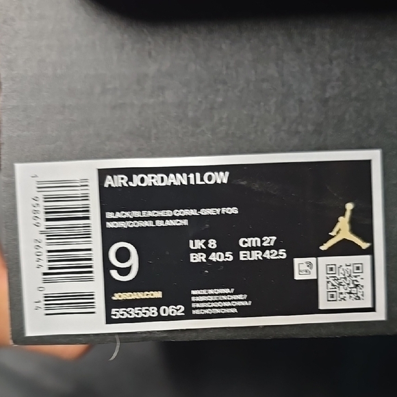 Air Jordan 1 Low Sneakers - Picture 4 of 4